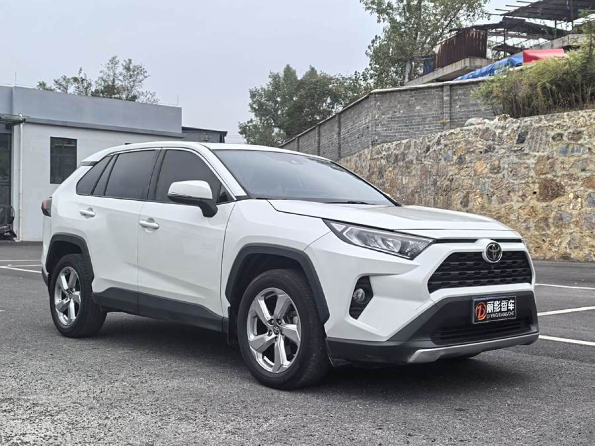 2020年10月豐田 RAV4榮放  2020款 2.0L CVT兩驅風尚PLUS版