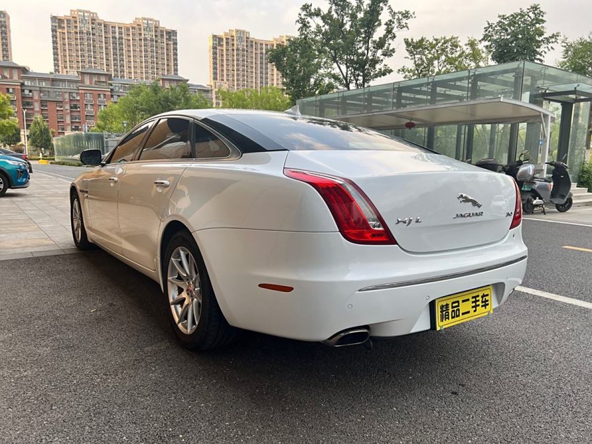 捷豹 XJ  2014款 XJL 2.0T 兩驅(qū)典雅商務(wù)版圖片