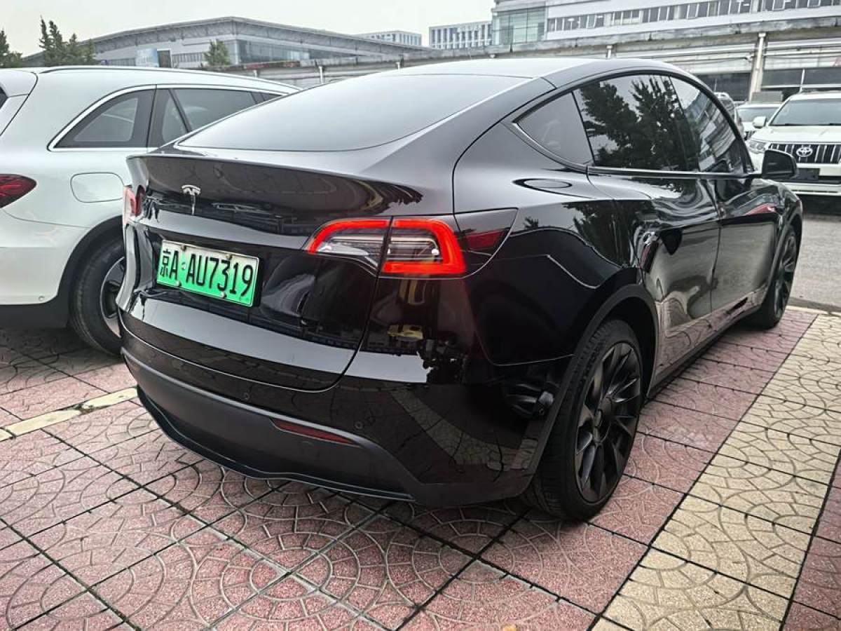 特斯拉 Model Y  2021款 改款 標(biāo)準(zhǔn)續(xù)航后驅(qū)升級版圖片