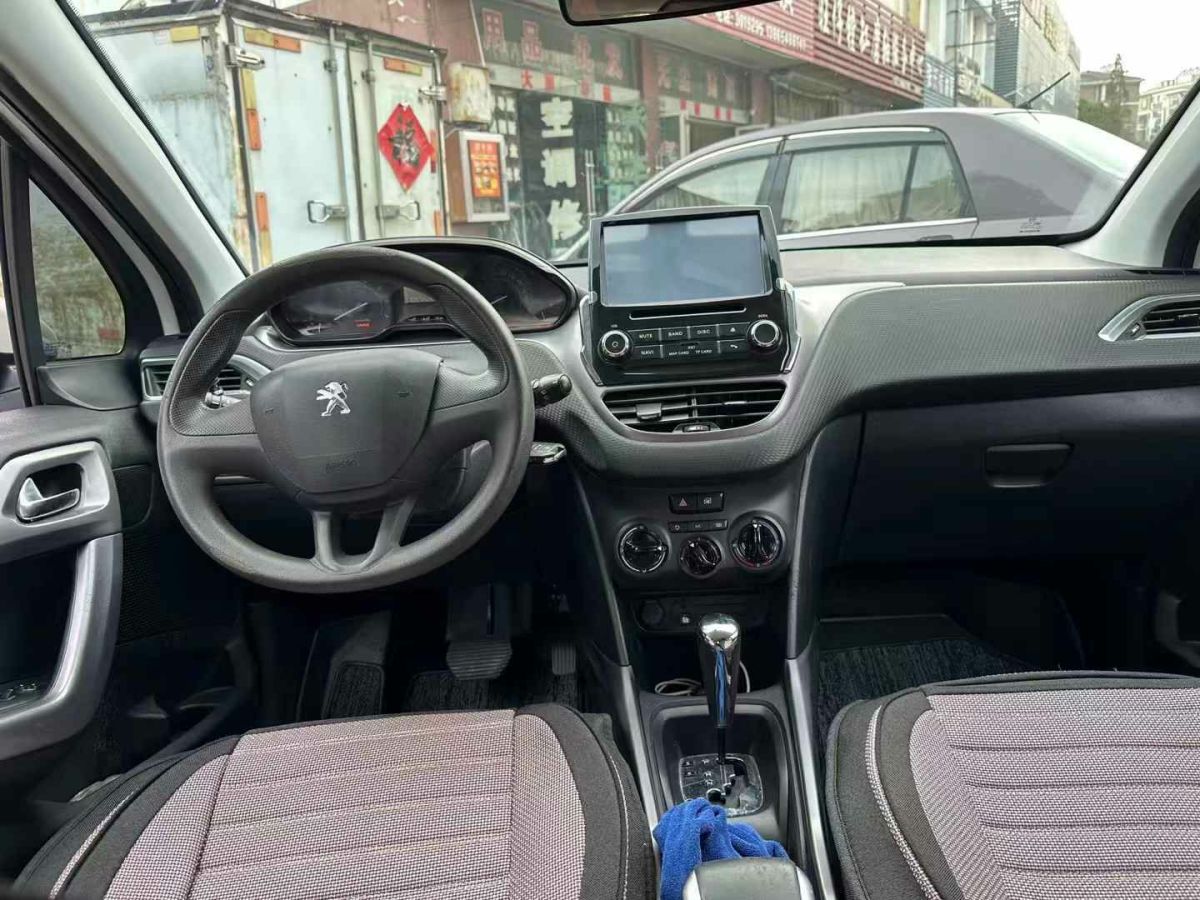 納智捷 優(yōu)6 SUV  2015款 1.8T 新創(chuàng)型圖片