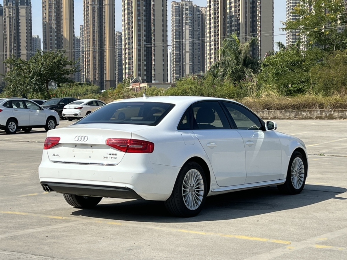 奧迪 奧迪A4L  2015款 35 TFSI 自動標(biāo)準(zhǔn)型圖片