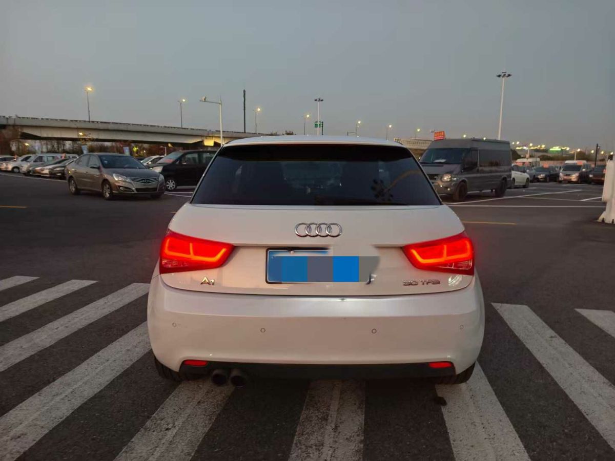 奧迪 奧迪A1  2014款 A1 1.4TFSI 30TFSI 技術型圖片