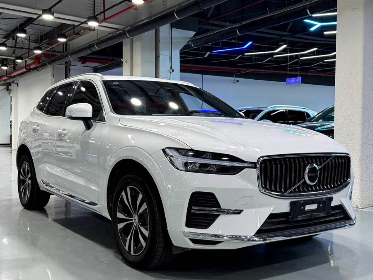 沃爾沃 XC60  2023款 B5 四驅(qū)智逸豪華版圖片