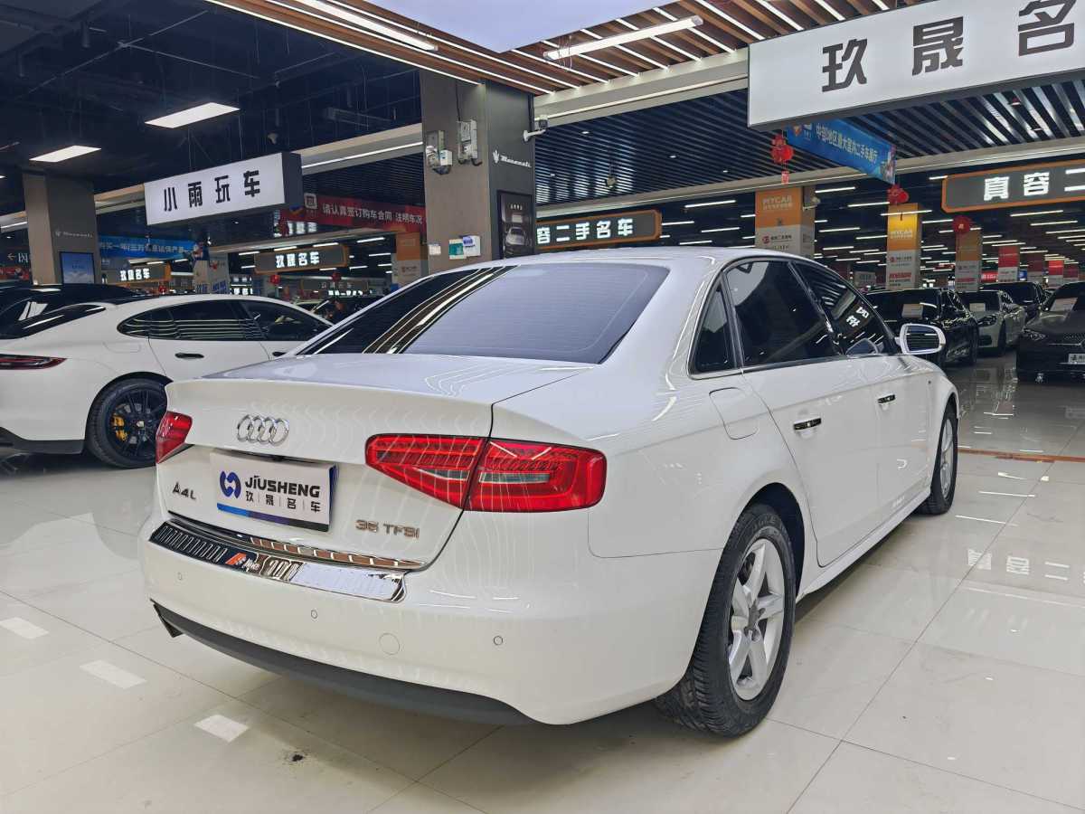 奧迪 奧迪A4L  2015款 35 TFSI 自動(dòng)標(biāo)準(zhǔn)型圖片