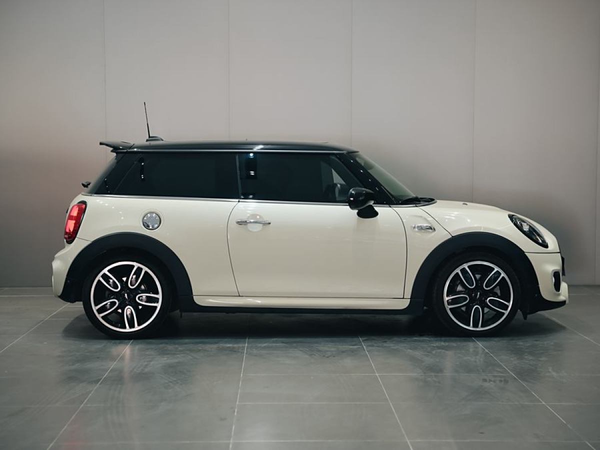 2020年9月MINI MINI  2020款 2.0T COOPER S 賽車手