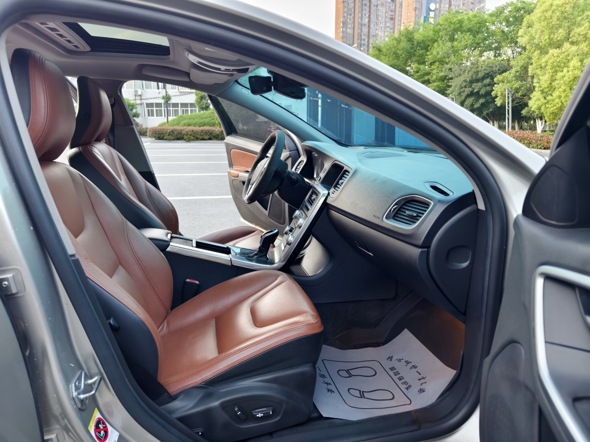 沃爾沃 S60  2015款 L 2.0T T5 智馭版圖片