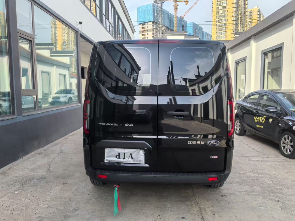 福特 全順  2023款 2.0T柴油手動(dòng)多功能商用車(chē)中軸低頂5/6座圖片