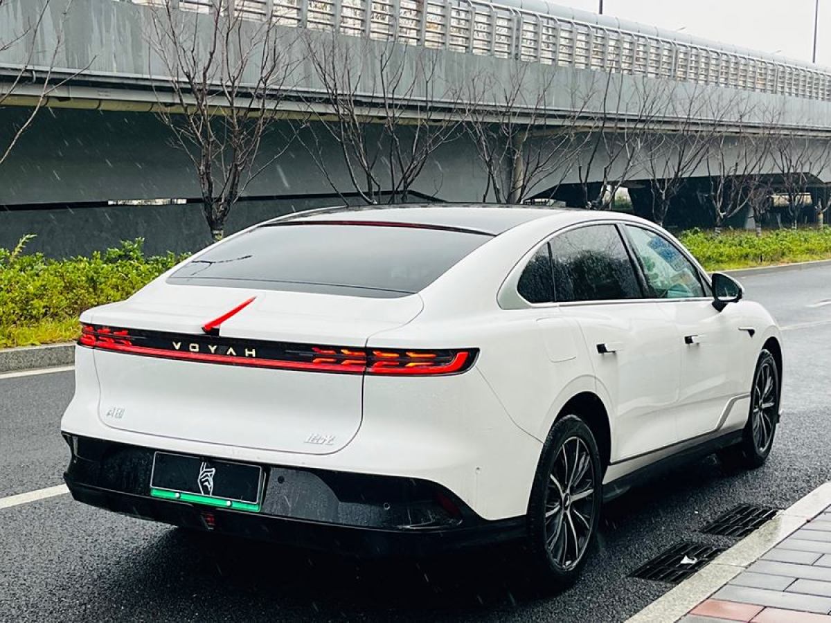 嵐圖 嵐圖追光  2024款 PHEV 四驅(qū)超長續(xù)航行政版圖片