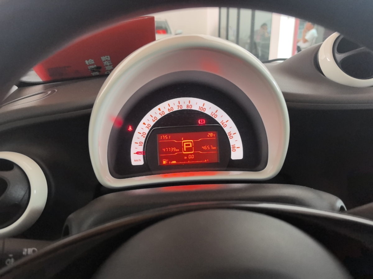 smart forfour  2018款 1.0L 52千瓦靈動(dòng)版圖片