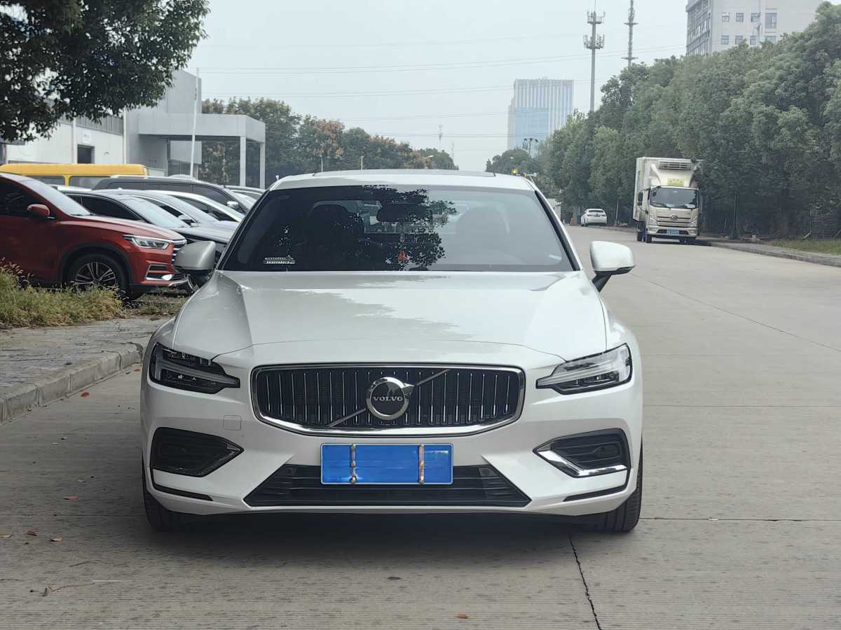 沃爾沃 S60L  2024款 B4 智逸豪華版圖片