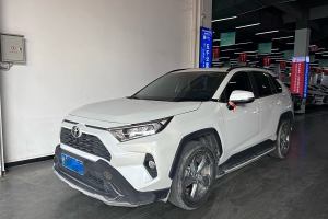 RAV4荣放 丰田 2.0L CVT两驱风尚版