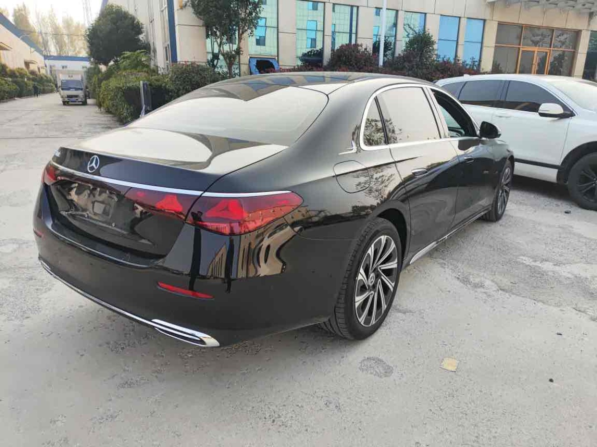 奔驰 奔驰E级  2024款 E 300 L 豪华型图片