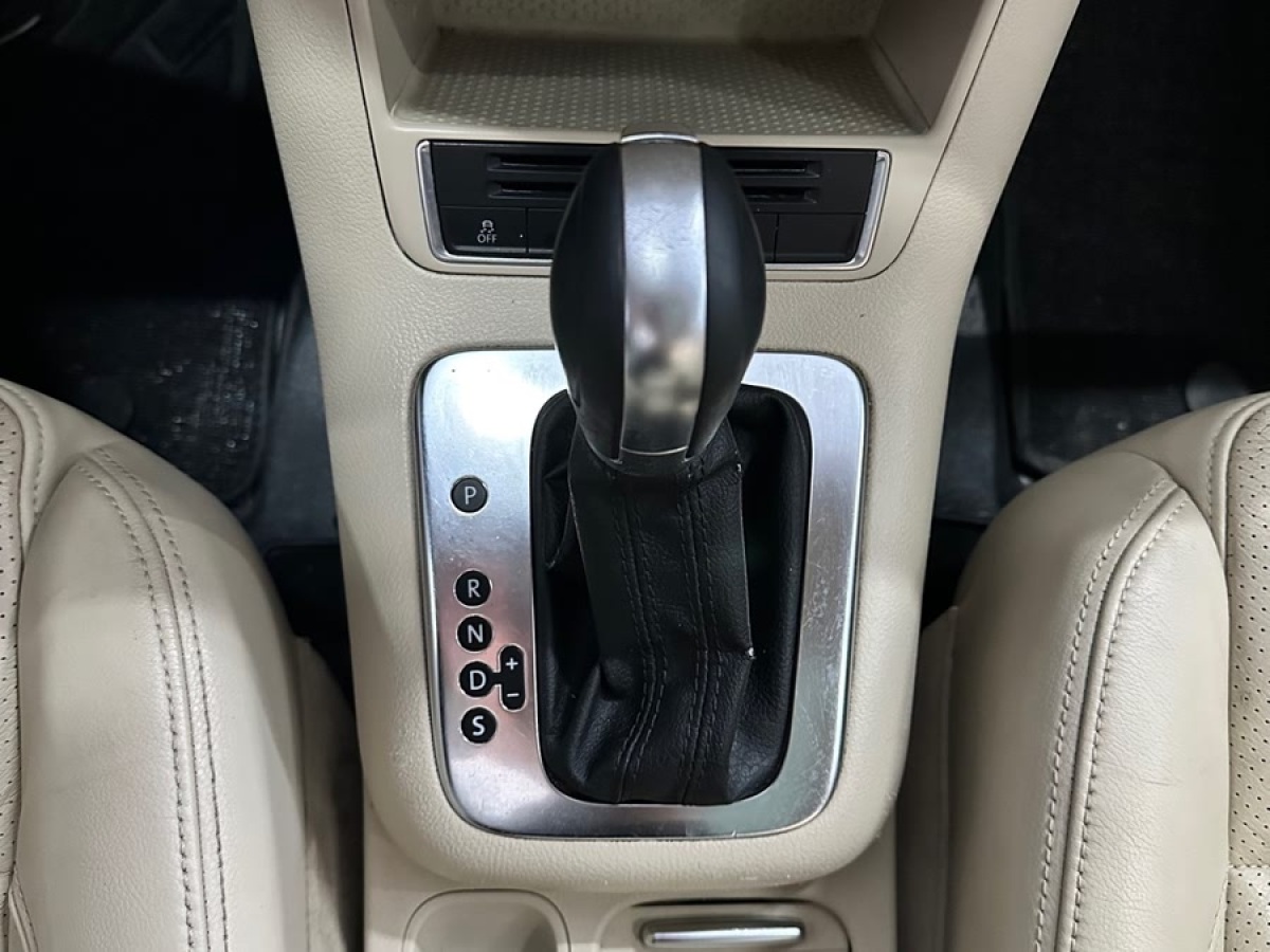 大眾 途觀  2013款 1.8TSI 自動兩驅(qū)豪華型圖片