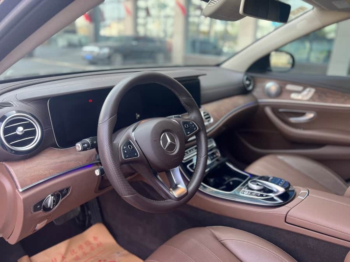 奔馳 奔馳E級  2019款 改款 E 300 L 豪華型圖片