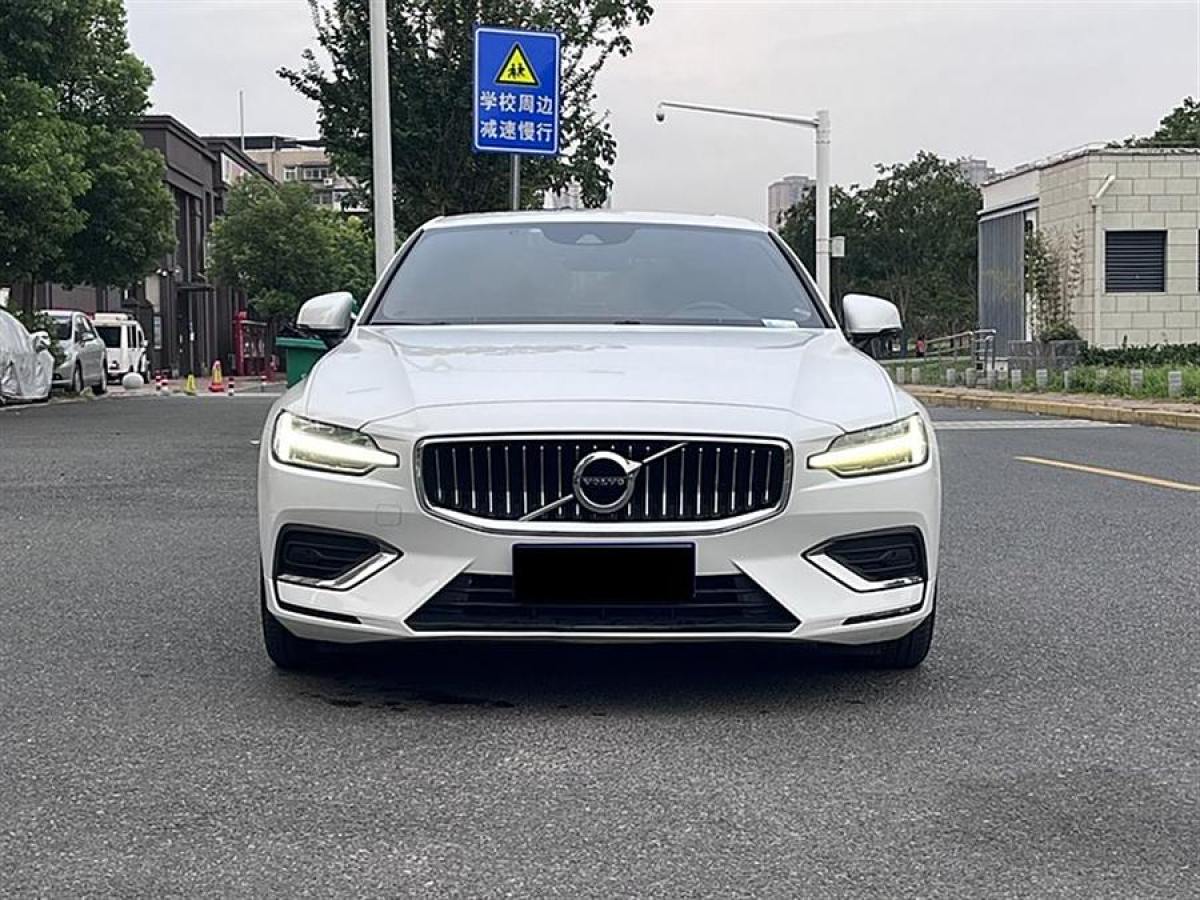 沃爾沃 S60L  2022款 B4 智逸豪華版圖片