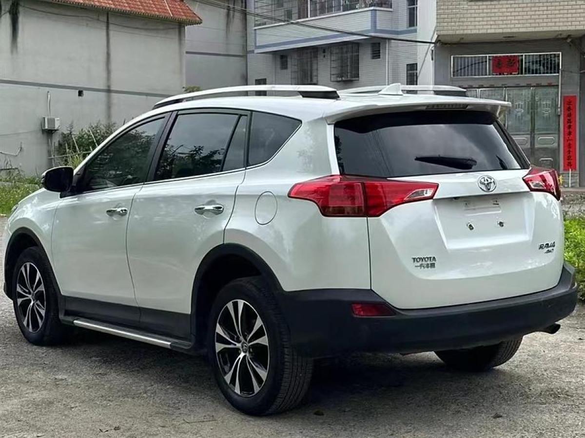 2015年5月豐田 RAV4榮放  2015款 2.5L 自動(dòng)四驅(qū)精英版