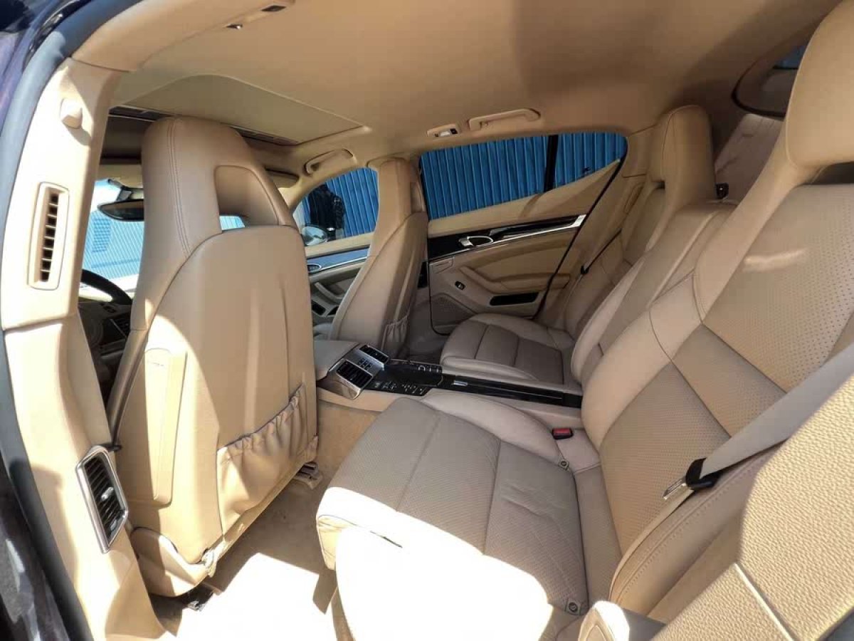 保時(shí)捷 Panamera  2013款 Panamera 4 Platinum Edition 3.6L圖片