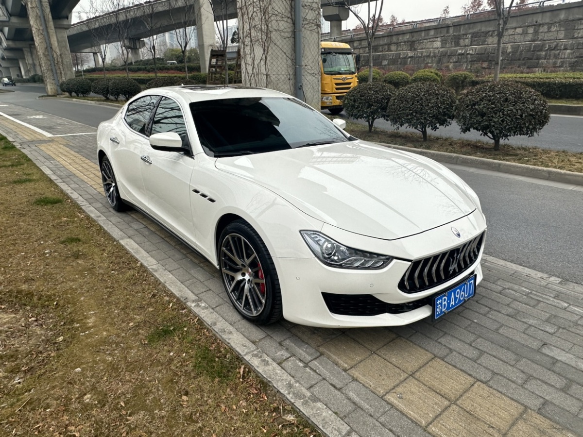 瑪莎拉蒂 Ghibli  2018款 3.0T 標(biāo)準(zhǔn)版圖片