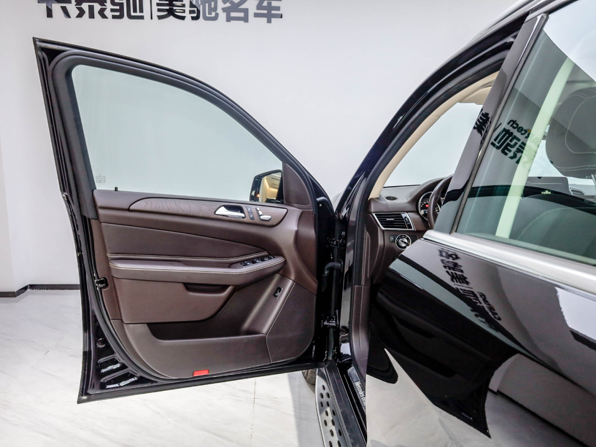 奔驰 奔驰GLE级 2017款 GLE 320 4MATIC 豪华型图片