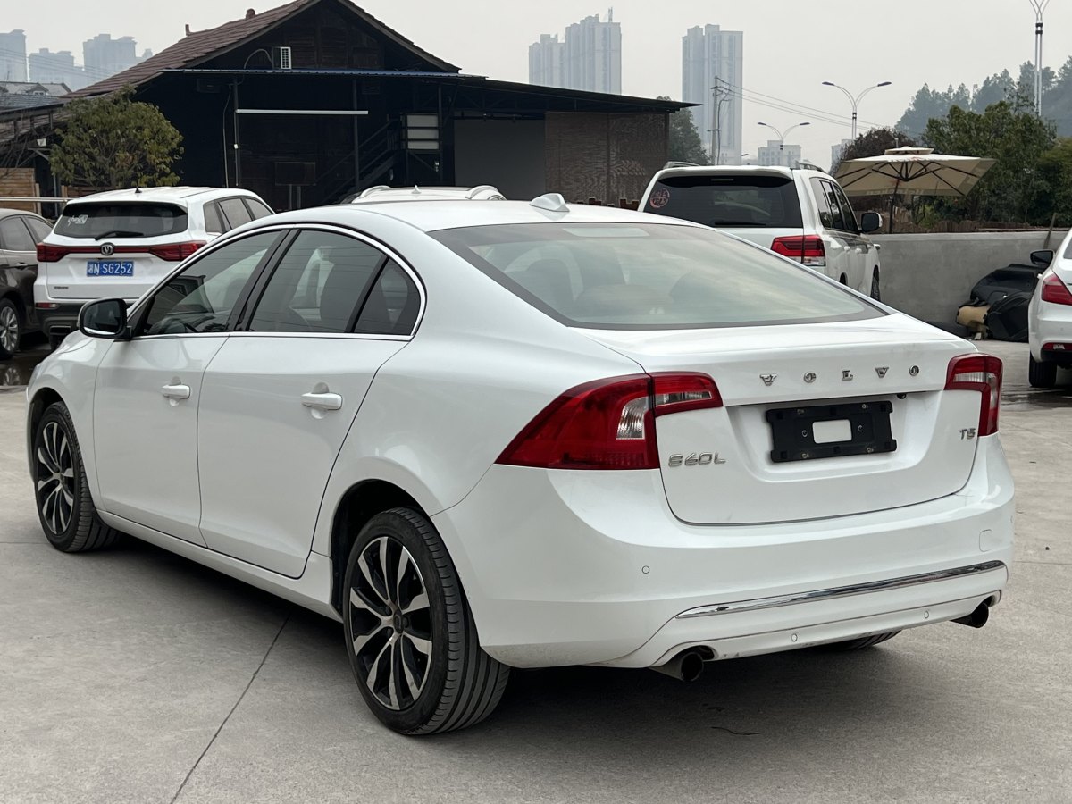 沃爾沃 S60  2015款 L 2.0T T5 智馭版圖片