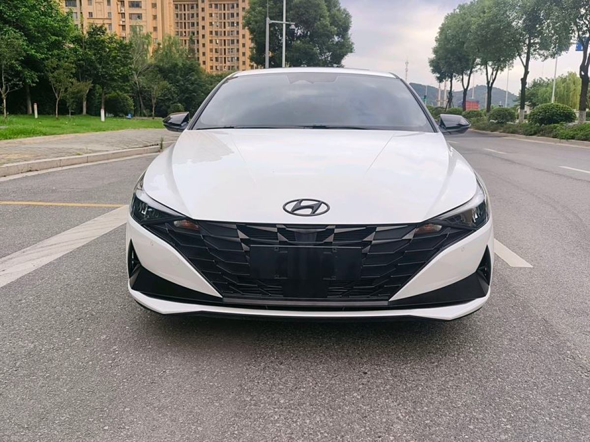 現(xiàn)代 伊蘭特  2022款 1.5L CVT LUX尊貴版圖片