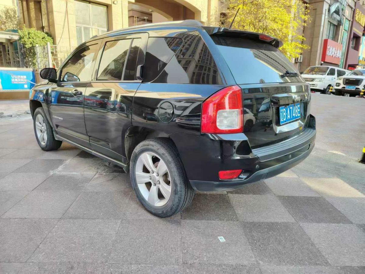 Jeep 指南者  2013款 2.0L 兩驅(qū)豪華版圖片