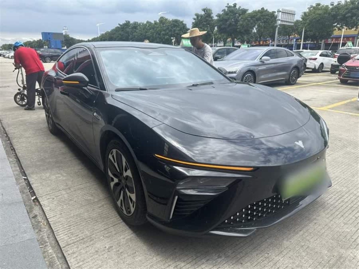 哪吒 哪吒S  2022款 純電 715km 后驅(qū)中版圖片