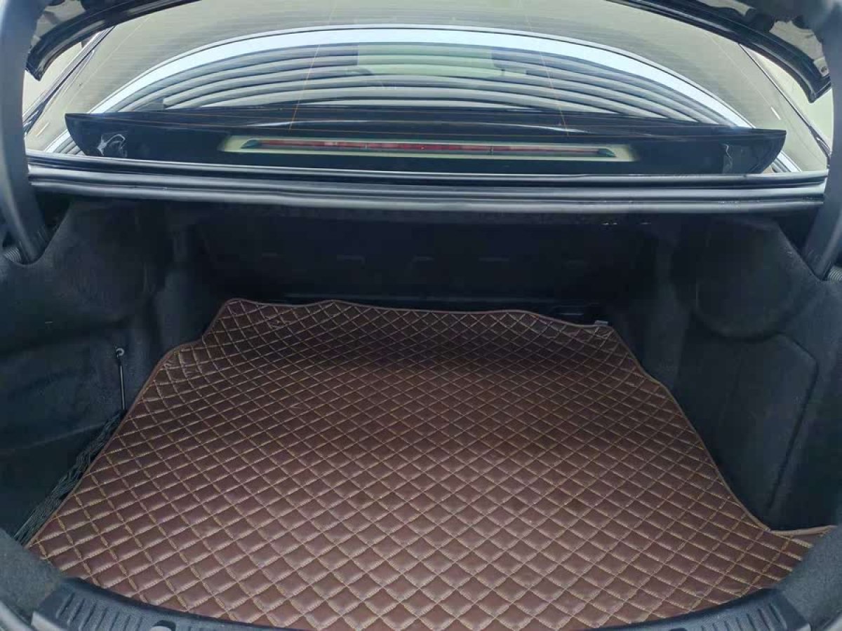 奔馳 奔馳E級  2023款 改款 E 300 L 時尚型圖片