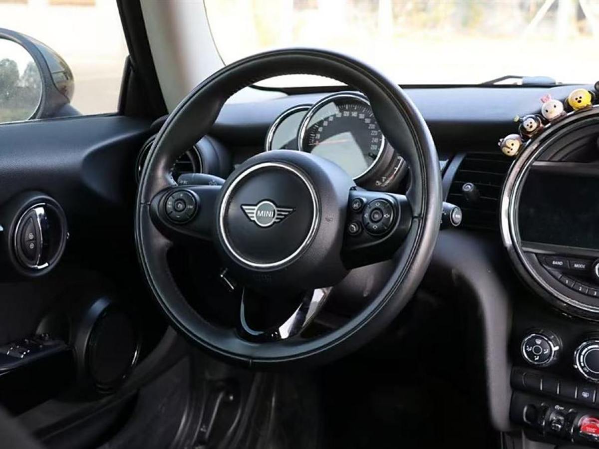 MINI COUNTRYMAN  2018款 1.5T COOPER 經(jīng)典派圖片