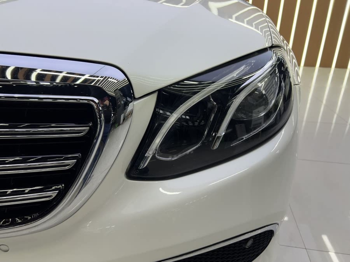奔馳 奔馳E級  2019款 改款 E 300 L 運動時尚型圖片