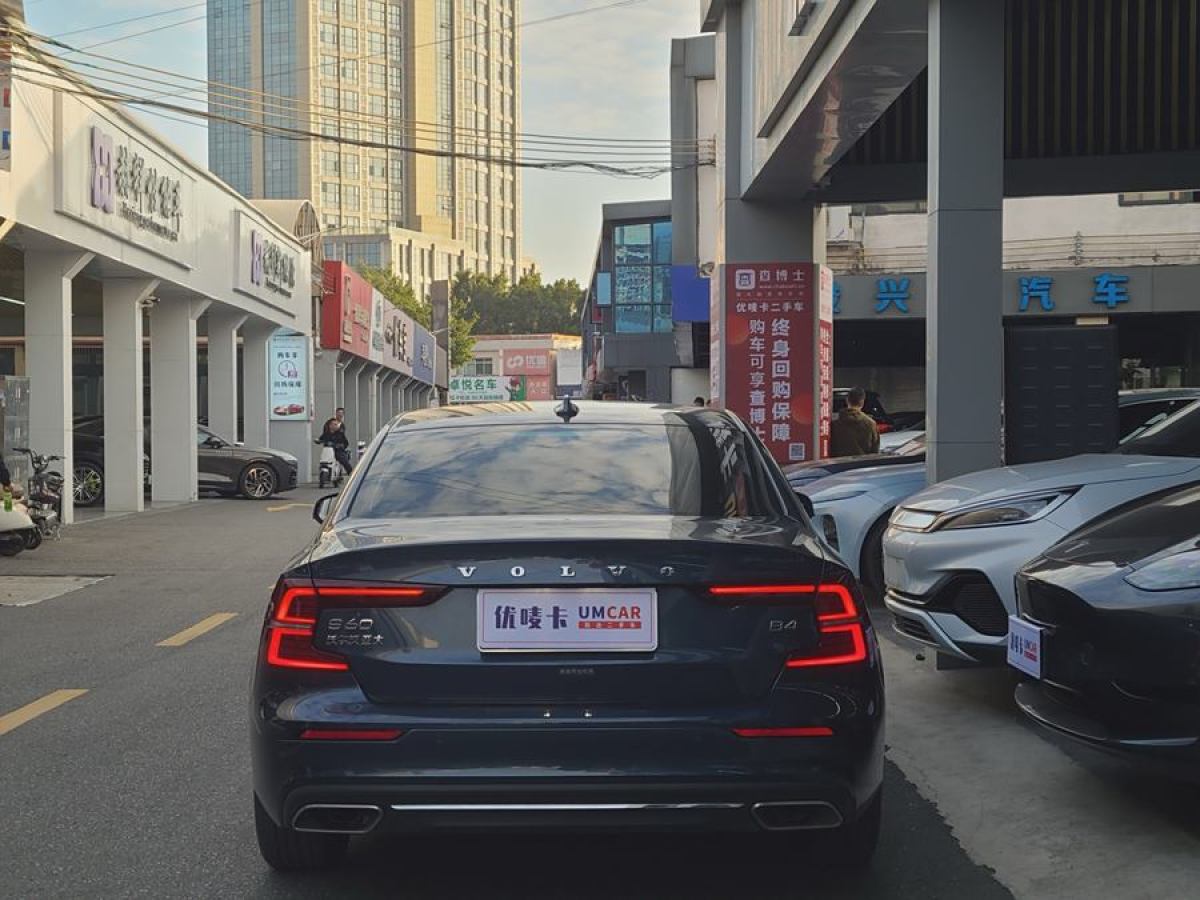 沃爾沃 S60L  2022款 B4 智逸豪華版圖片