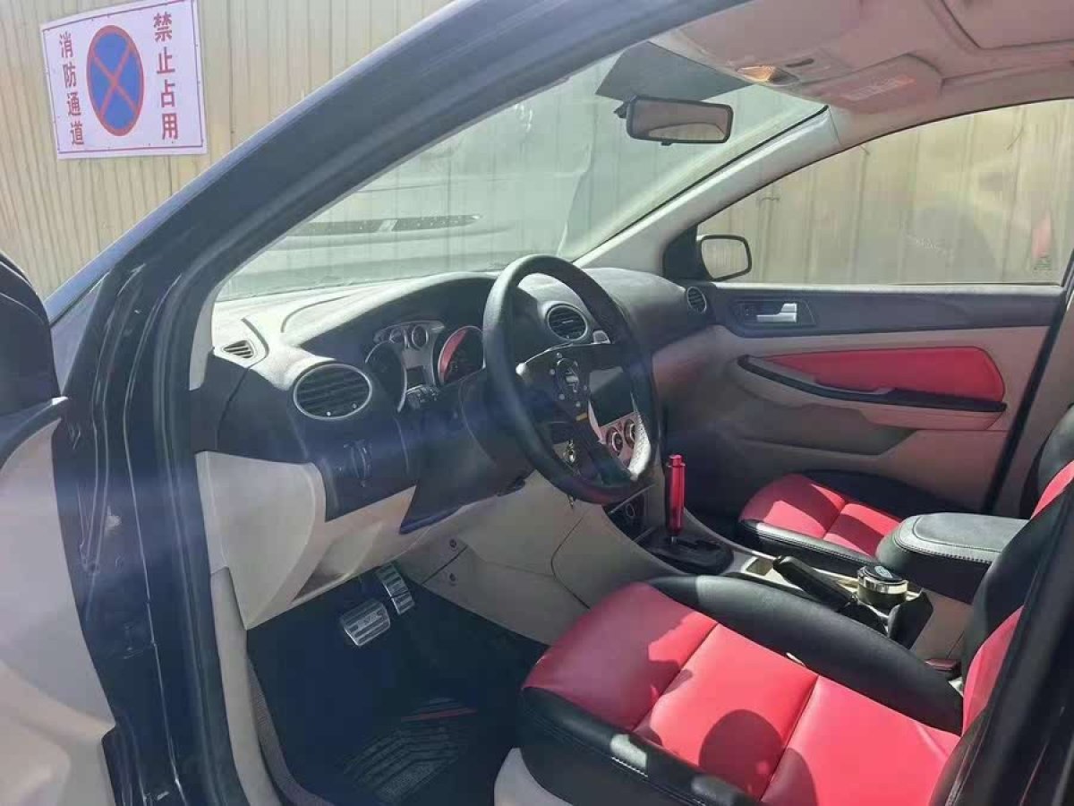 福特 ?？怂? 2011款 三廂 1.8L 自動時尚型圖片