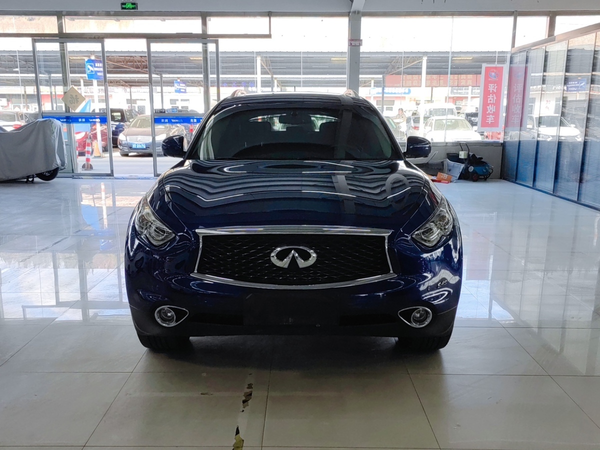 英菲尼迪 QX70  2015款 3.7L 絕影版圖片