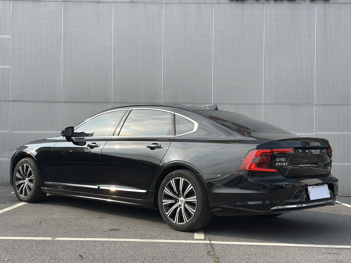 沃爾沃 S90  2021款 B5 智逸豪華版圖片