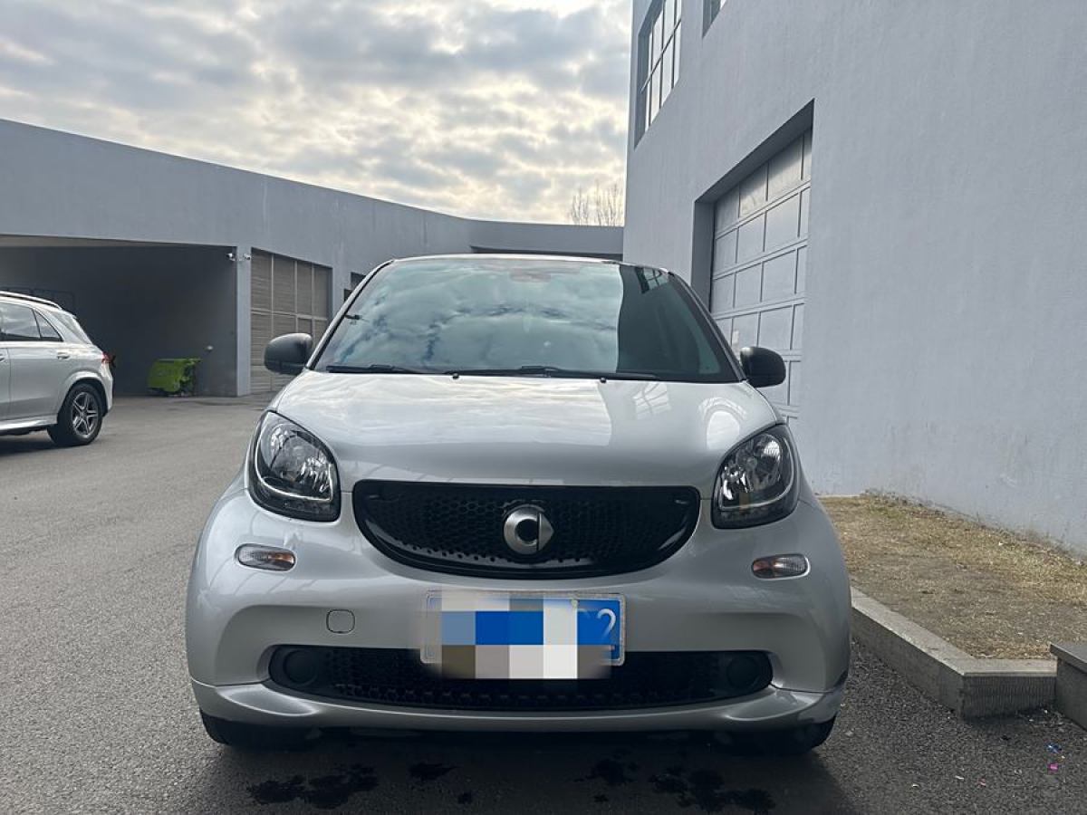 smart fortwo  2018款 1.0L 52千瓦硬頂激情版圖片