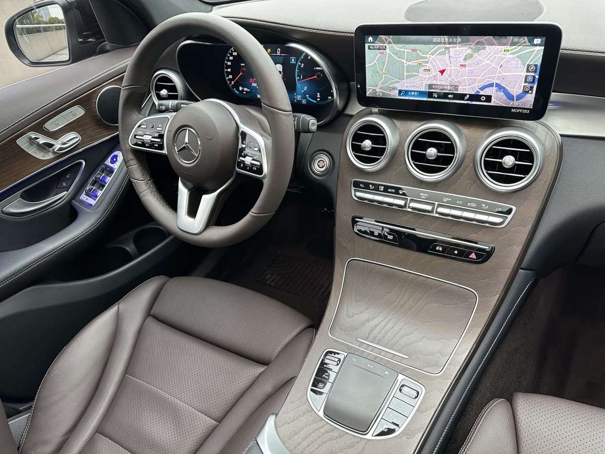 2021年6月奔馳 奔馳GLC  2021款 GLC 260 L 4MATIC 豪華型