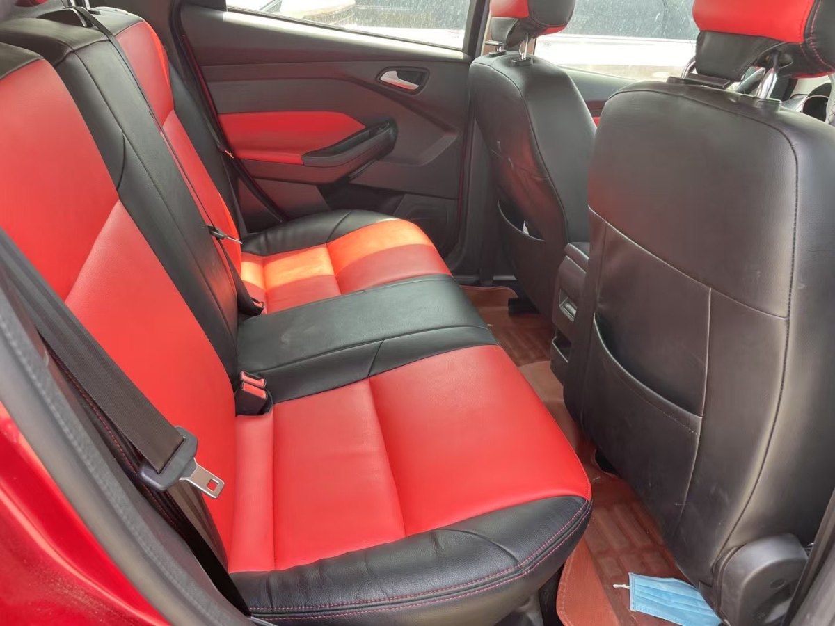 福特 ?？怂? 2015款 兩廂 1.6L 自動舒適型圖片