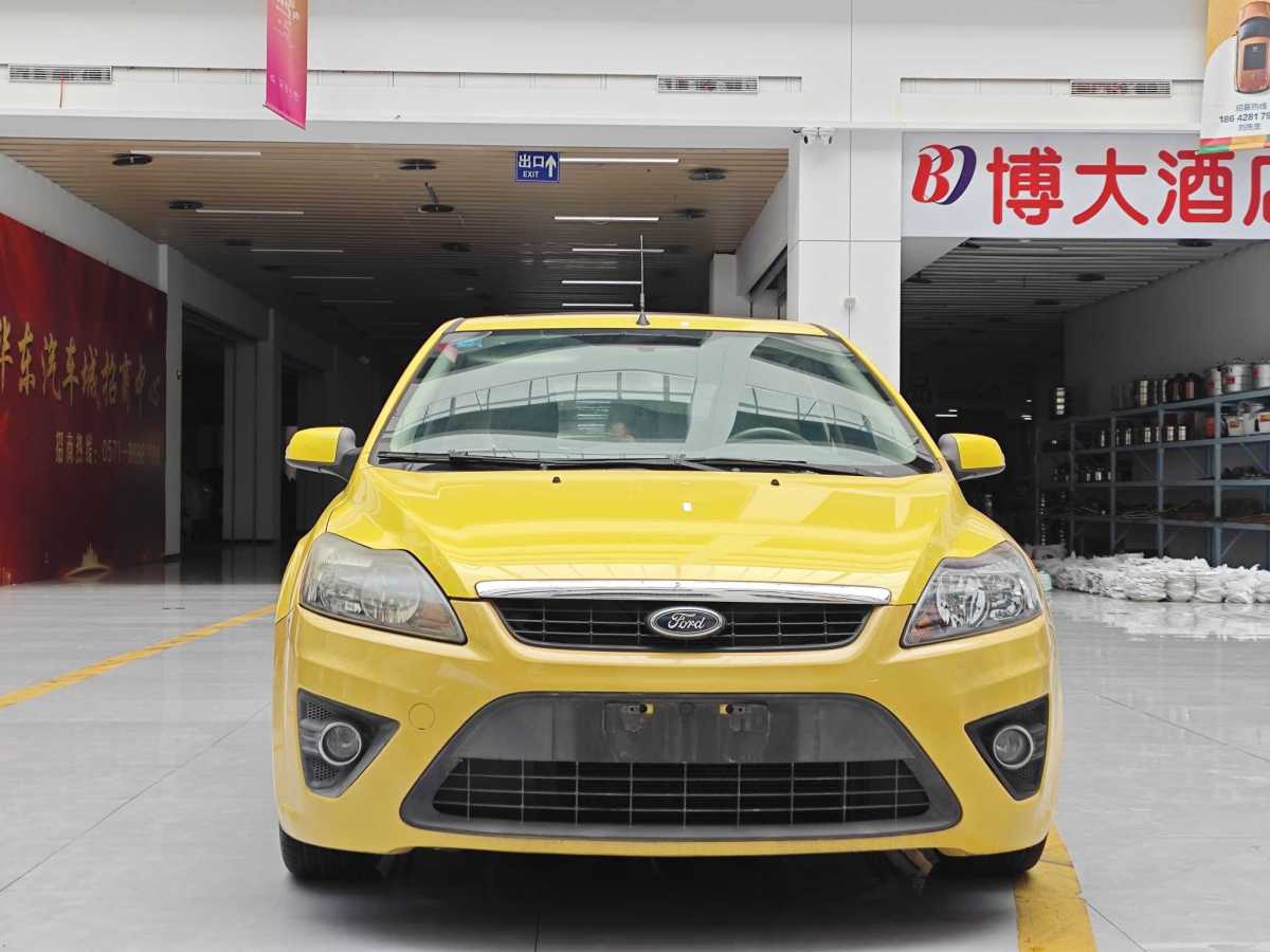 福特 ?？怂? 2011款 兩廂 1.8L 自動(dòng)時(shí)尚型圖片