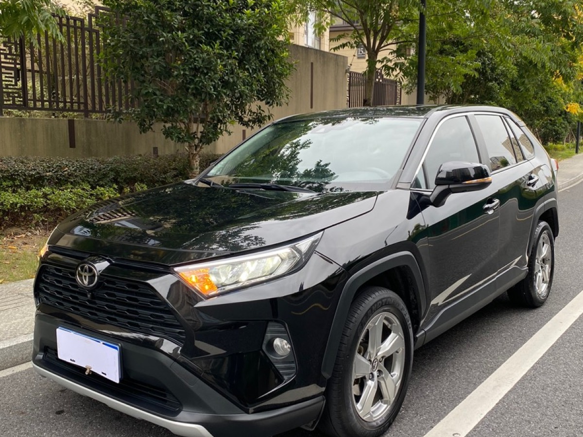 2022年9月豐田 RAV4榮放  2022款 2.0L CVT兩驅(qū)風(fēng)尚版