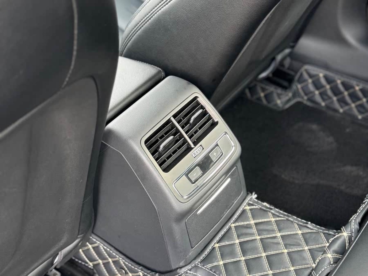 奧迪 奧迪A4L  2019款 40 TFSI 進取型 國VI圖片