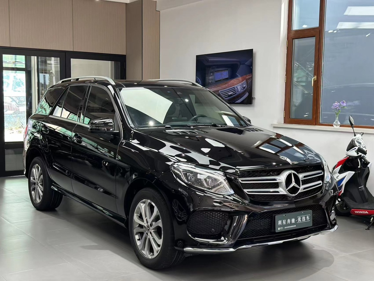 奔馳 奔馳GLE  2018款 GLE 320 4MATIC 動感型臻藏版圖片