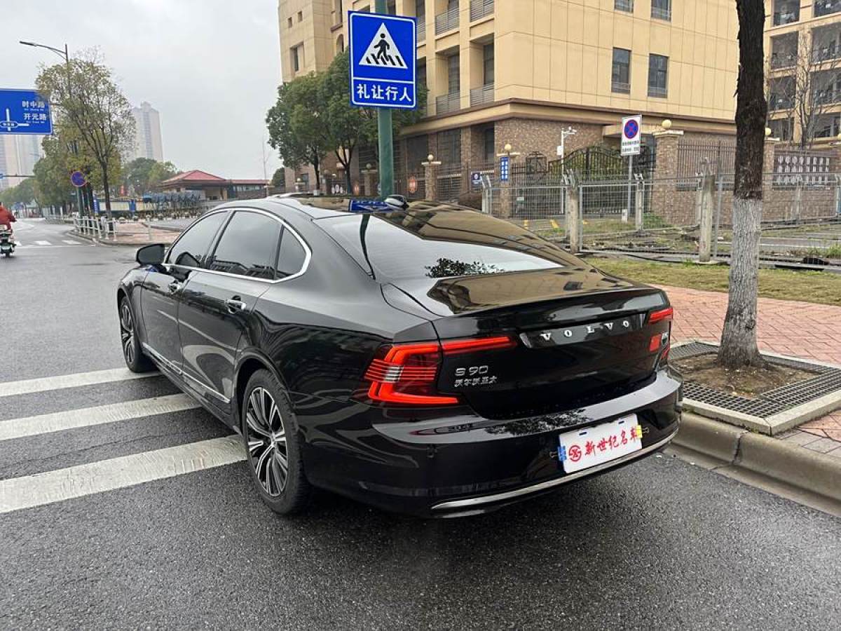 沃爾沃 S90  2022款 B5 智逸豪華版圖片