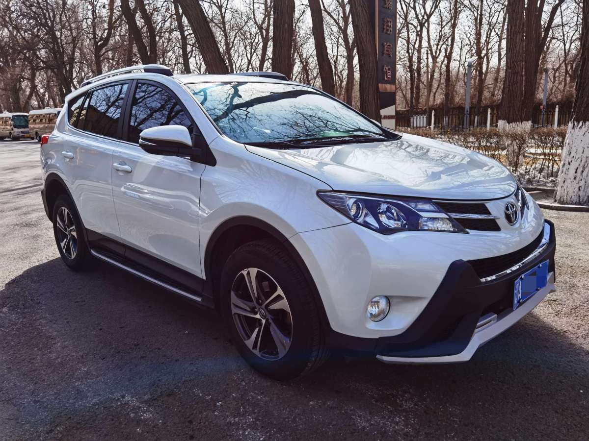 豐田 RAV4榮放  2015款 2.0L CVT兩驅(qū)風(fēng)尚版圖片