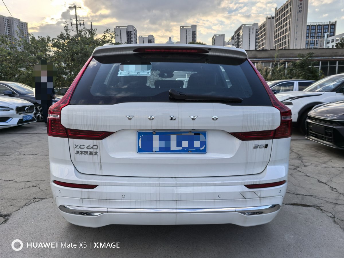 沃爾沃 XC60  2024款 B5 四驅(qū)智遠豪華版圖片