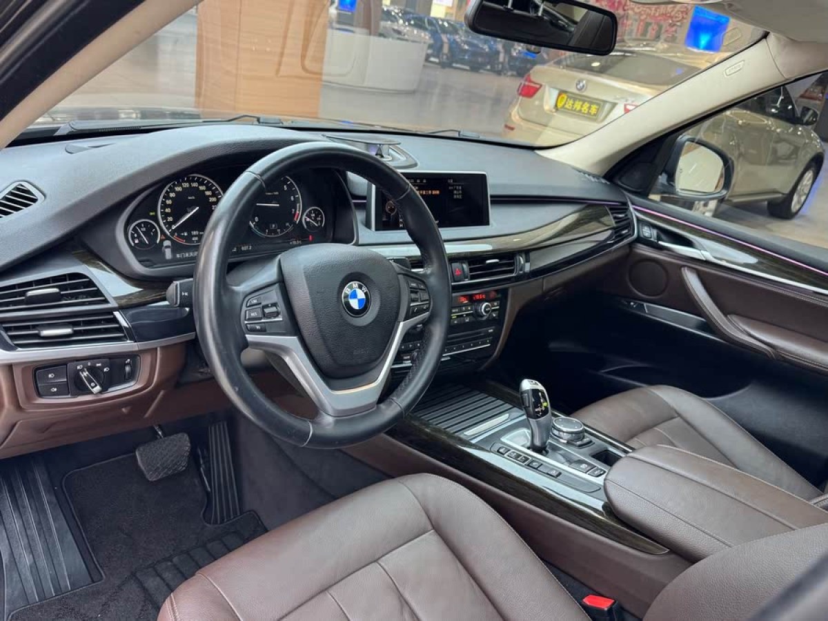 寶馬 寶馬X5  2014款 xDrive35i 領(lǐng)先型圖片