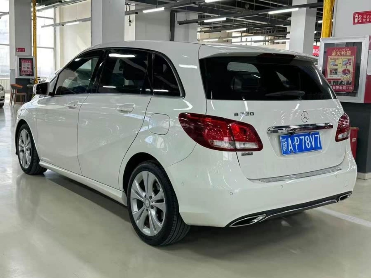 奔馳 奔馳B級(jí)  2017款 B 200 動(dòng)感型圖片