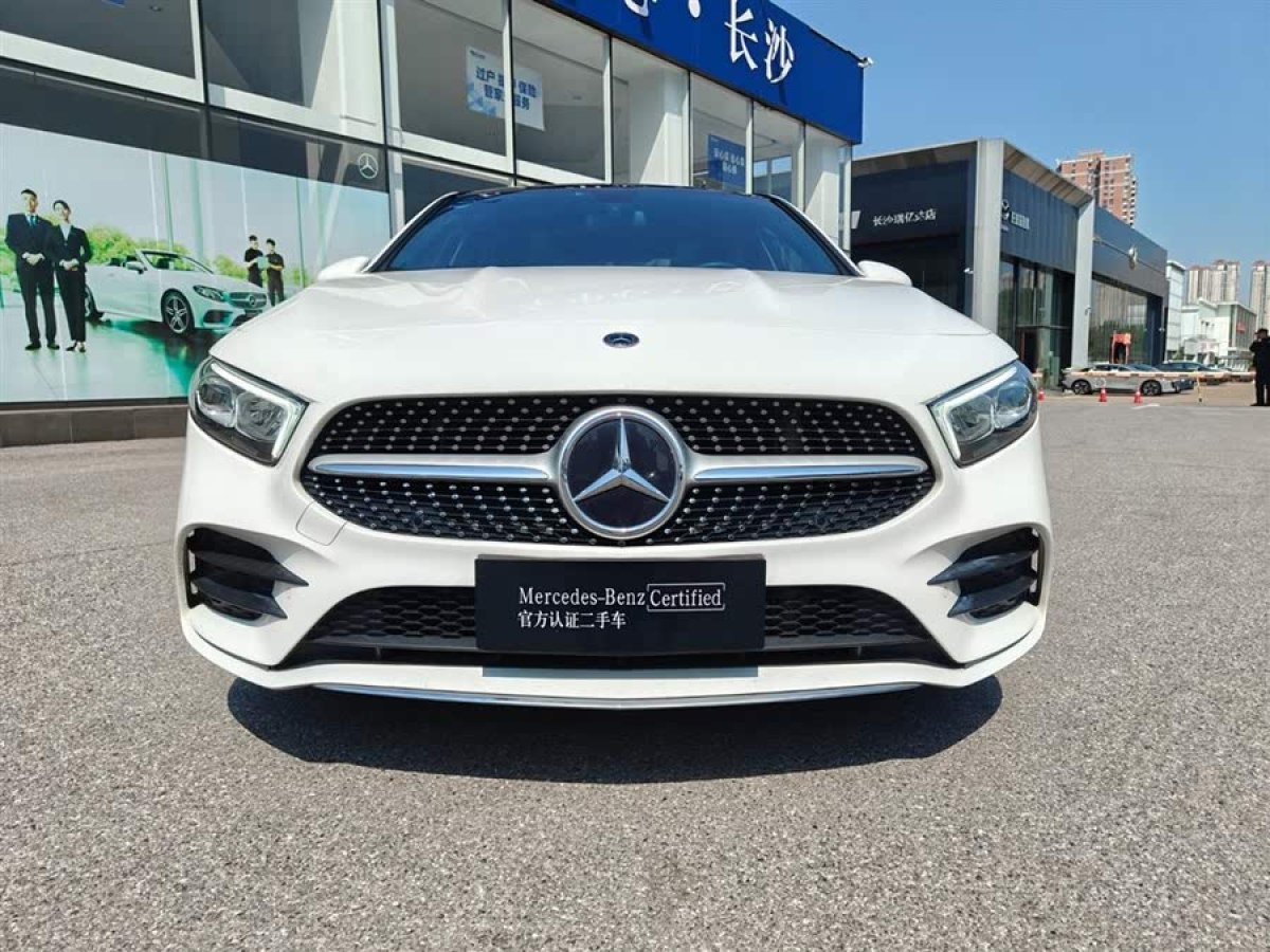 奔馳 奔馳A級  2021款 A 200 L 運(yùn)動轎車動感型圖片