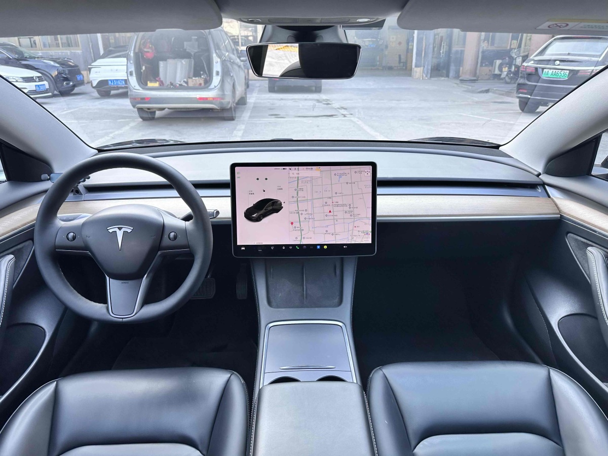 特斯拉 Model 3  2019款 標(biāo)準(zhǔn)續(xù)航后驅(qū)升級(jí)版圖片