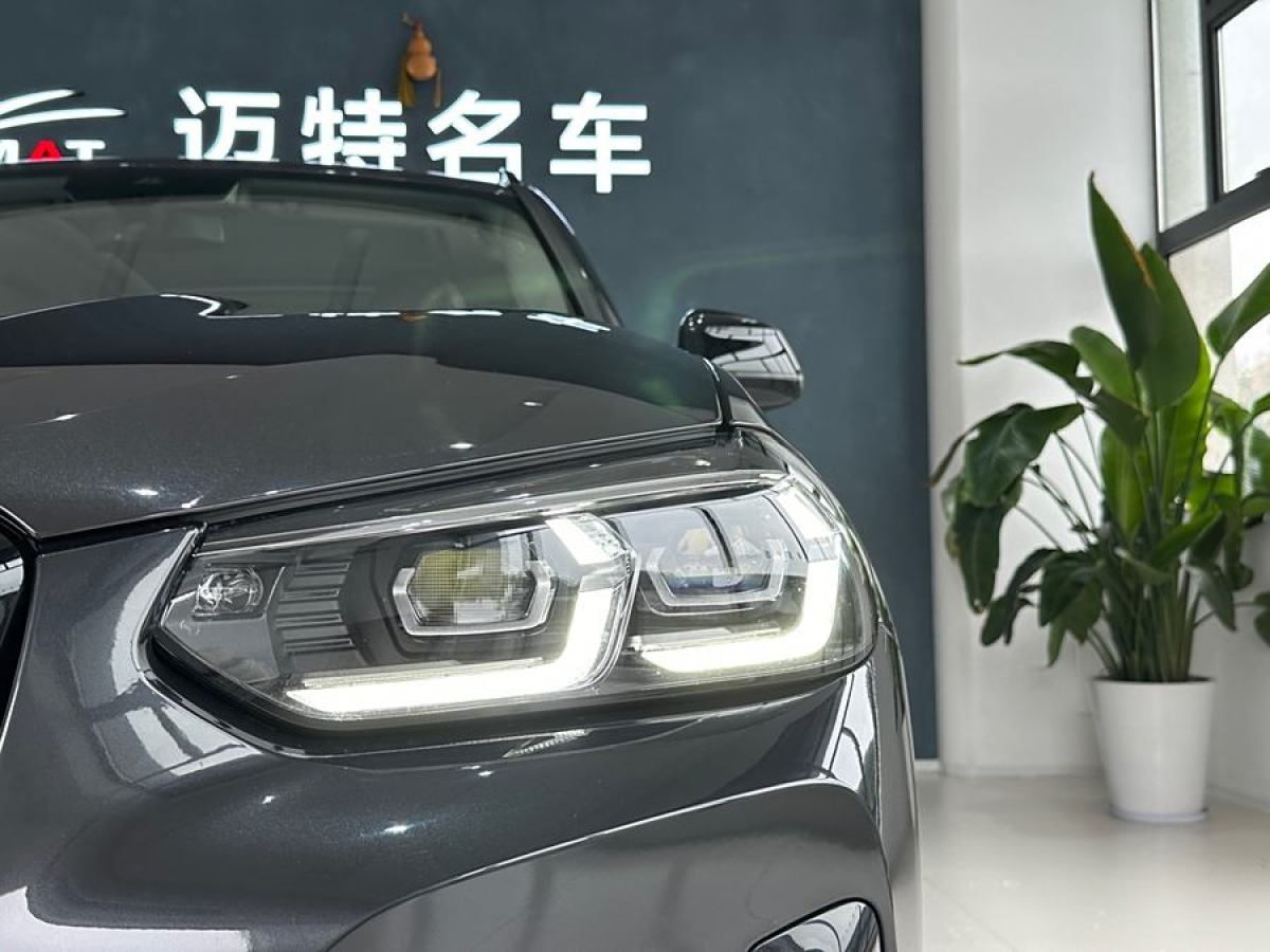 寶馬 寶馬X3  2022款 xDrive30i 領(lǐng)先型 M曜夜套裝圖片