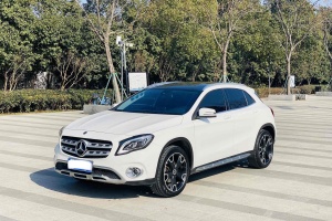 奔驰GLA 奔驰 GLA 220 4MATIC 时尚型